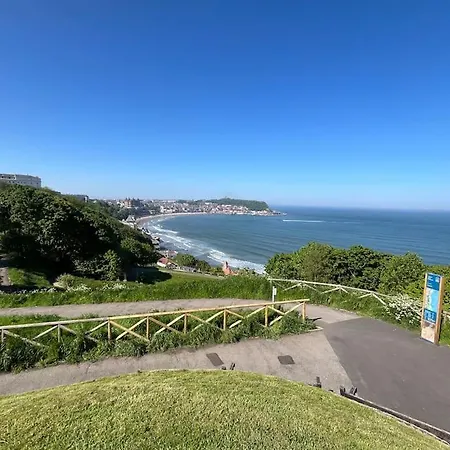 アパート Strathmore Scarborough, Pool, Gym, Parking スカーバラ