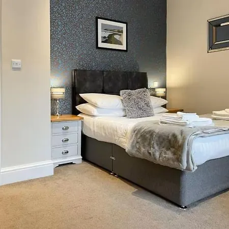 Strathmore Scarborough, Pool, Gym, Parking Apartment Scarborough