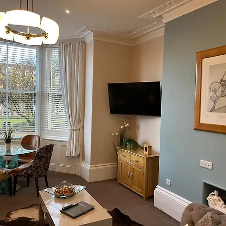 アパート Strathmore Scarborough, Pool, Gym, Parking スカーバラ