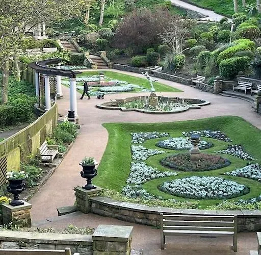 Strathmore Scarborough, Pool, Gym, Parking *