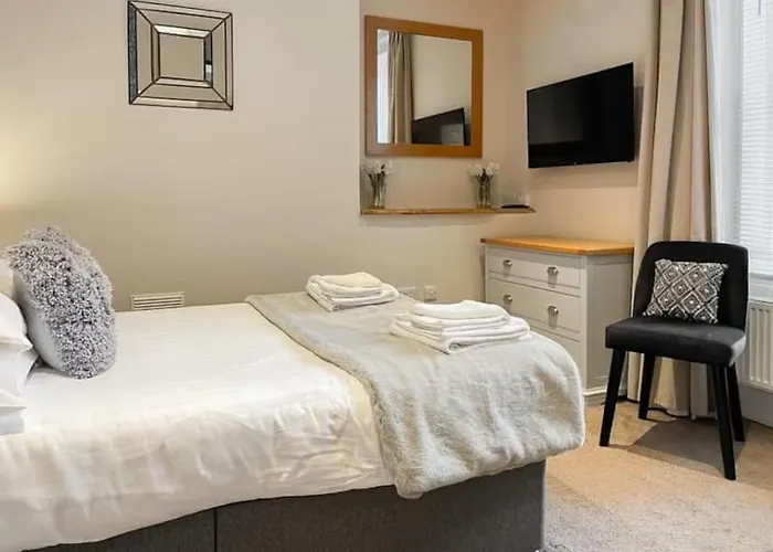 Strathmore Scarborough, Pool, Gym, Parking * Scarborough