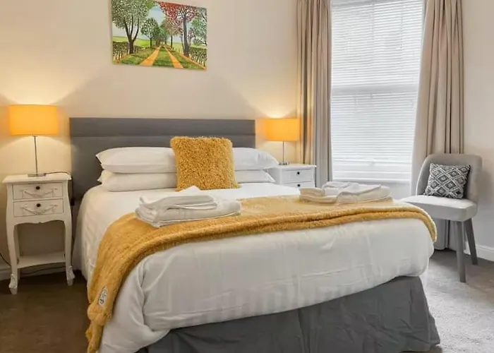 Strathmore Scarborough, Pool, Gym, Parking Apartament *